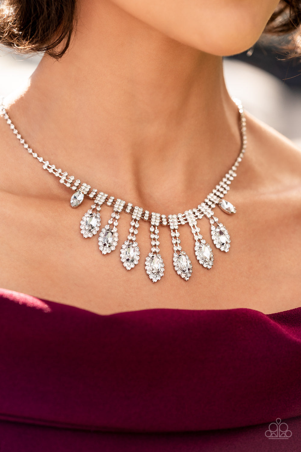 reigningromance whitenecklace1 reigningromance whitenecklace1