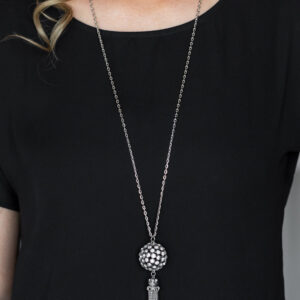 rhinestonerevolution whitenecklace1