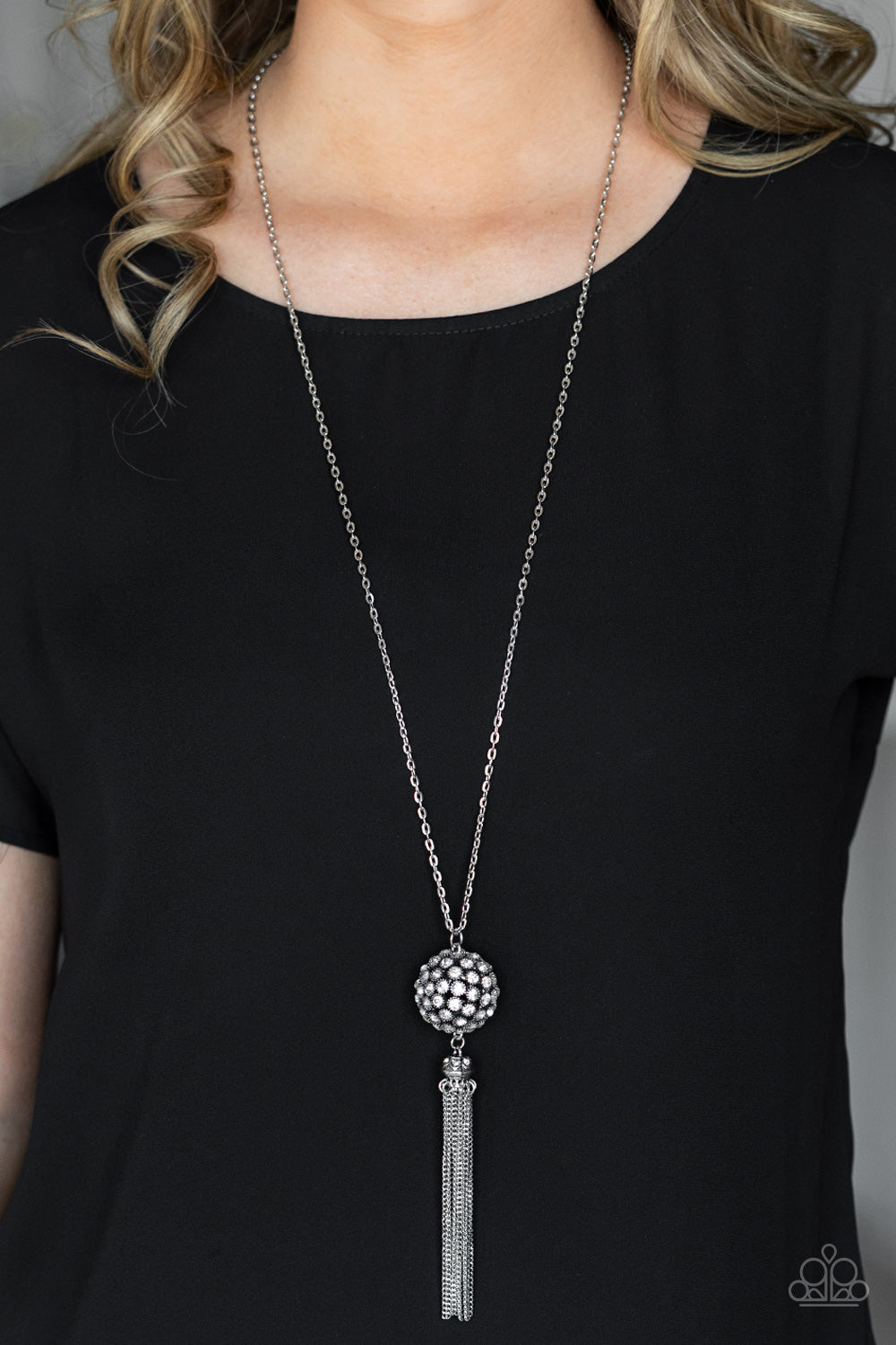 rhinestonerevolution whitenecklace1 rhinestonerevolution whitenecklace1