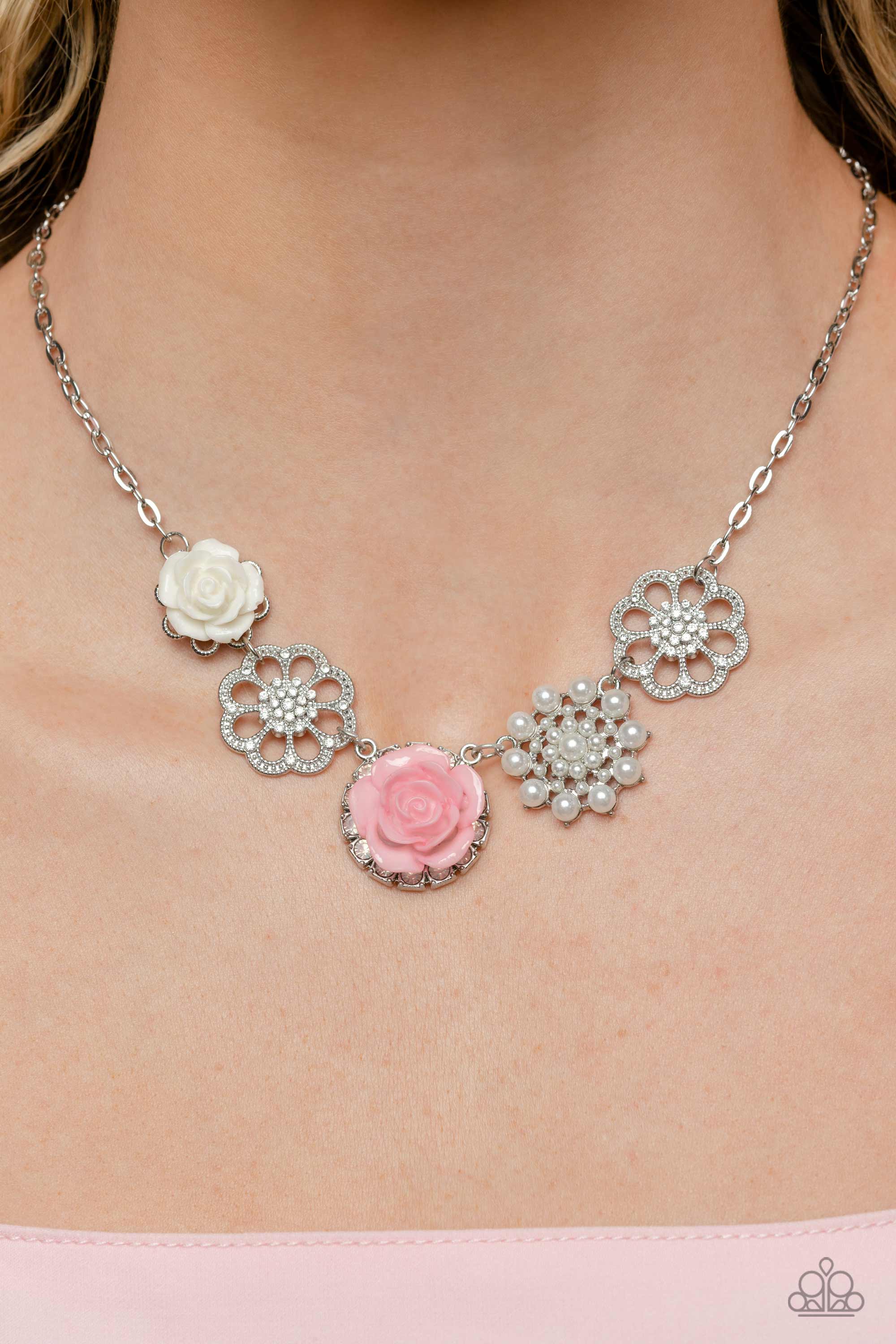 teapartyfavors pinknecklace1 teapartyfavors pinknecklace1